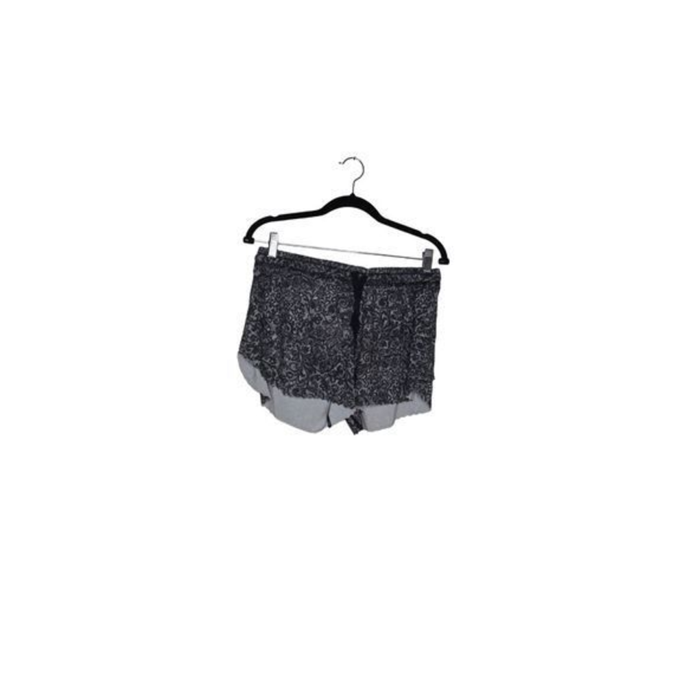 Lululemon‎ Hit It Short Sz 6 (3 1/2") Mini Cinder Lace White Black Summer